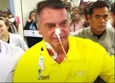 Bolsonaro deixando Hospital em Natal