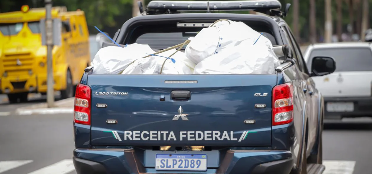 Carro da Receita Federal