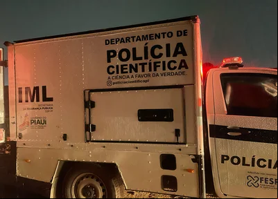 Carro do IML