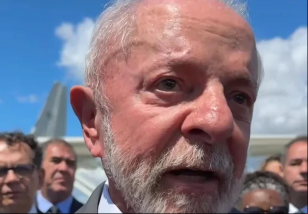 Lula durante coletiva de imprensa após funeral do papa Francisco