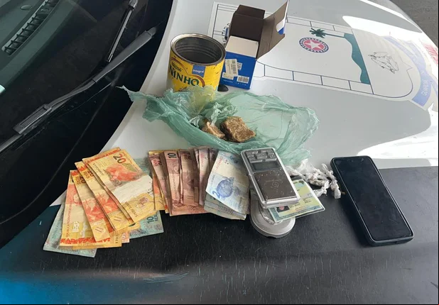 Material apreendido durante operação no Torquato Neto