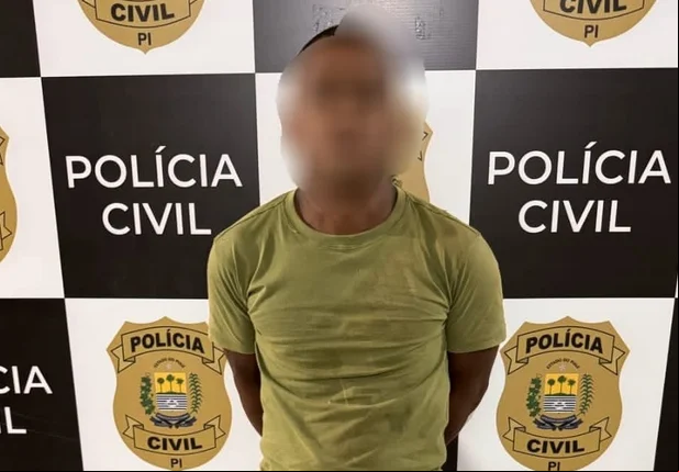 O suspeito, identificado apenas pelas iniciais J.L.F.C.B, foi localizado em Boqueirão