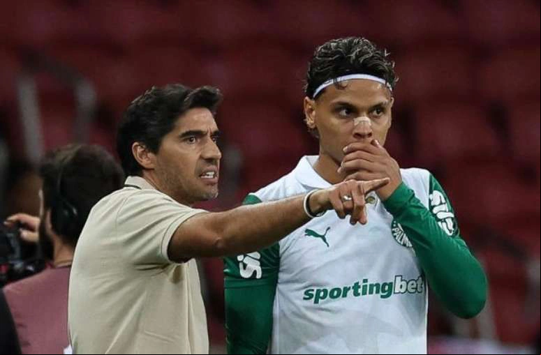 Palmeiras vence o Internacional pela quarta rodada do Brasileirão