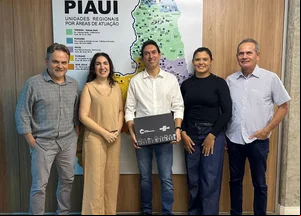 Prefeito Raniletti Macedo com equipe do SEBRAE