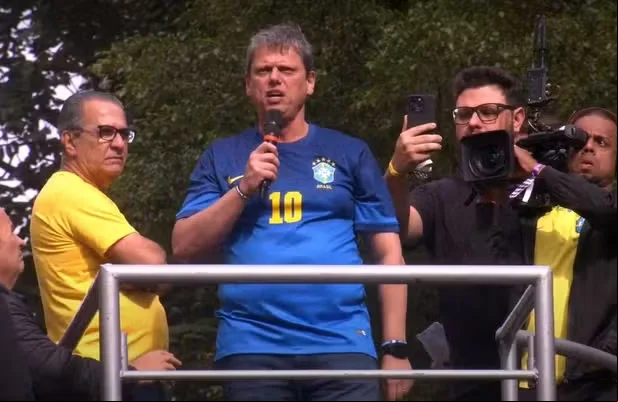 Tarcísio declarou que a única forma de Bolsonaro não voltar ao cargo é se a justiça não prevalecer