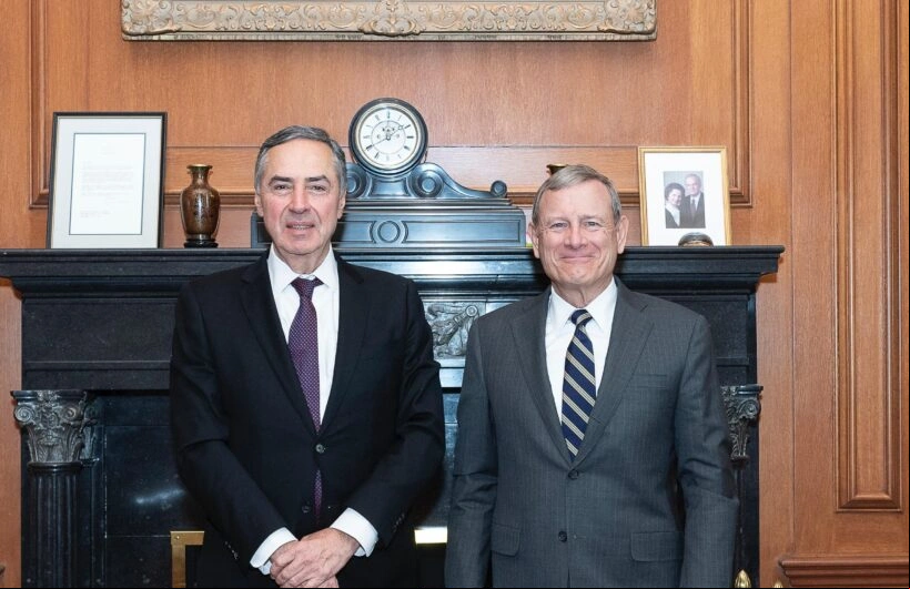 Barroso e presidente da Suprema Corte dos EUA