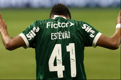 Com show de Estêvão, Palmeiras vence Ceará e avança na Copa do Brasil