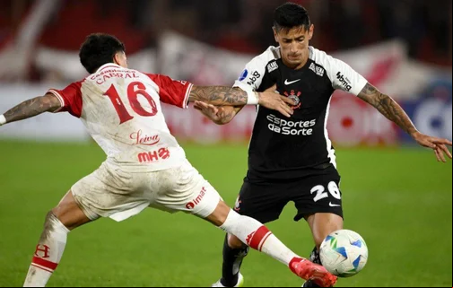 Corinthians perde para Huracán e é eliminado da Sul-Americana