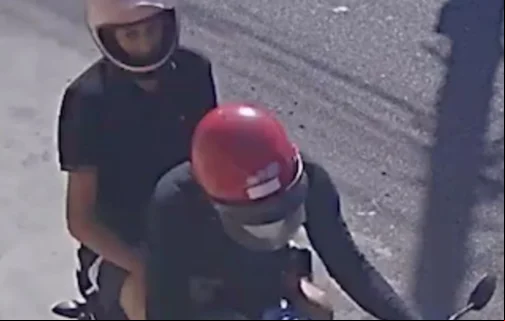 Criminoso baleado pilotava motocicleta quando foi atingido