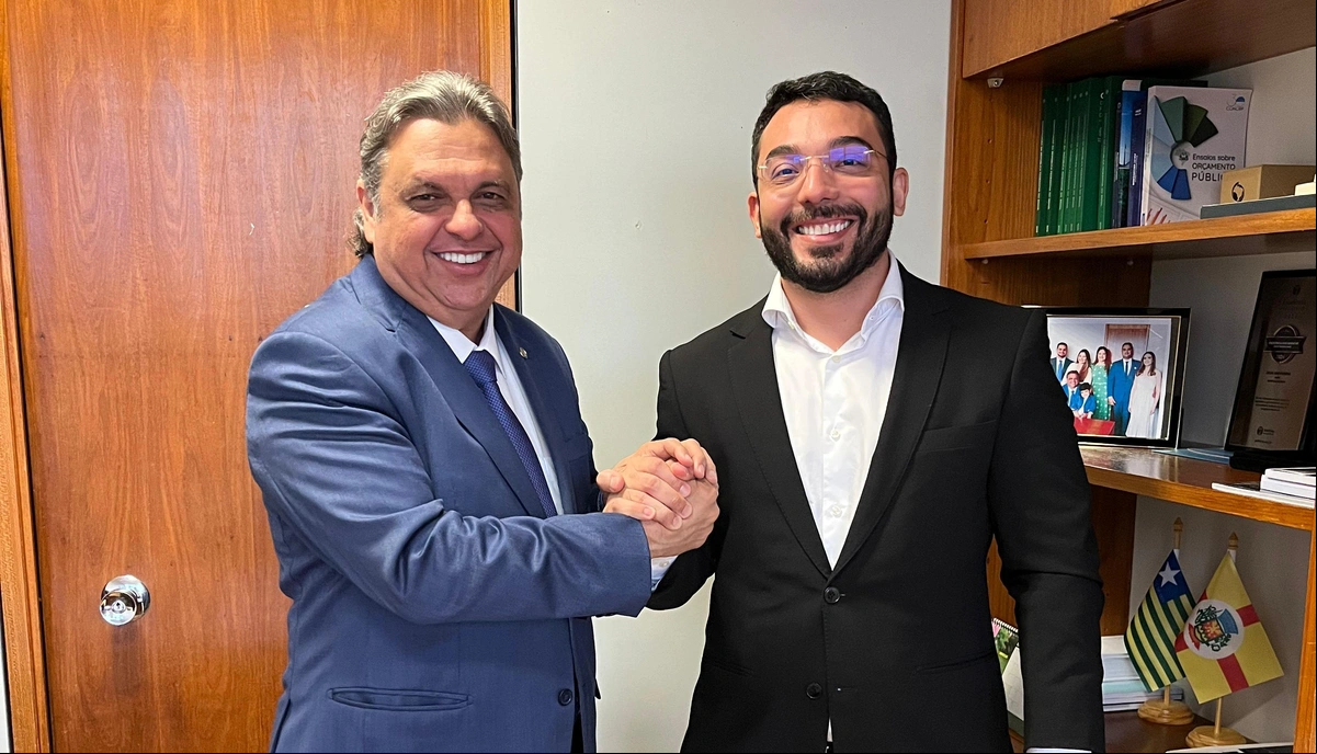 Deputado Júlio Arcoverde juntamente com o prefeito