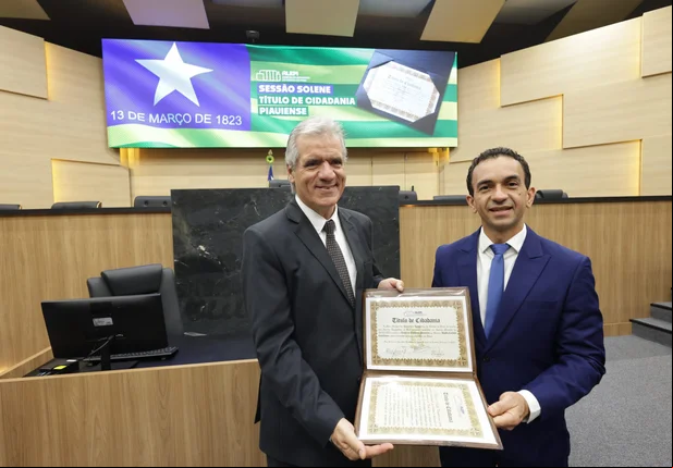 Embaixador de Cuba no Brasil recebe título de cidadania piauiense