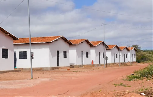 Governo do Piauí entrega 92 casas na Serra do Inácio