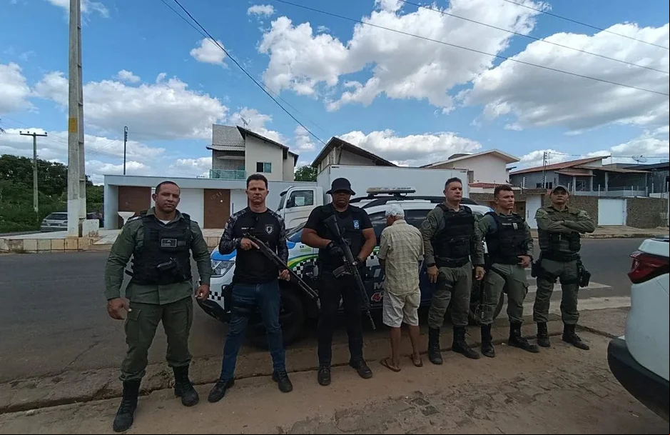 Homem identificado pelas iniciais F.A.S. foi preso em flagrante