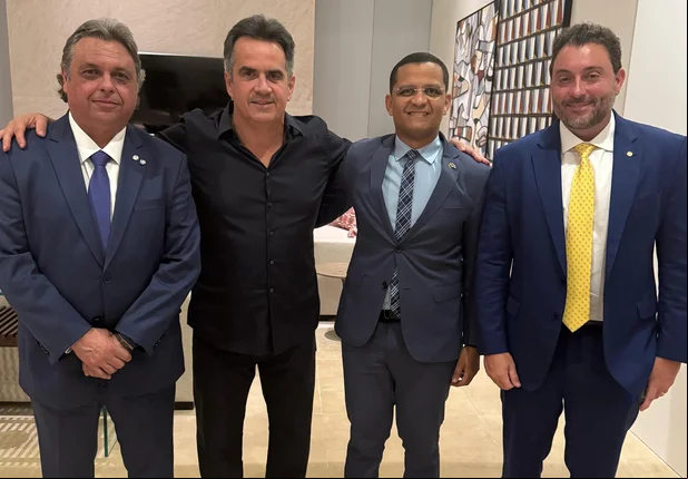 Júlio Arcoverde, Ciro Nogueira, Ismael Silva e Átila Filho, durante encontro em Brasília