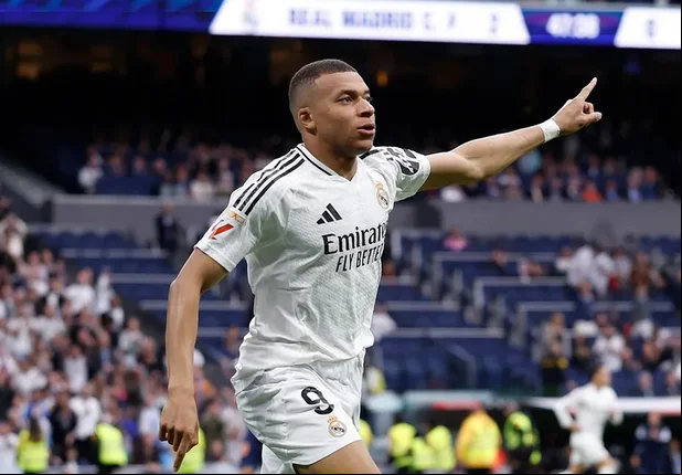 Mbappé comemora diante do Celta de Vigo