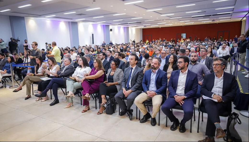 O encontro reuniu gestores públicos, representantes da academia, startups e técnicos do governo