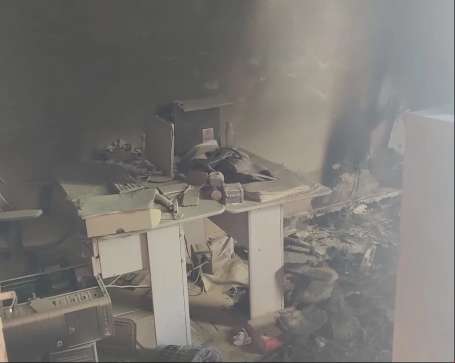 Os militares constataram que o incêndio se concentrava no escritório