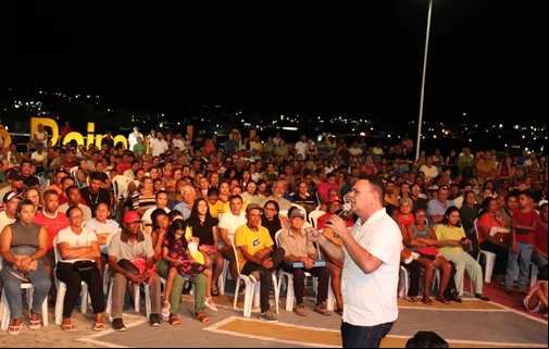 Prefeito Rogério Castro no lançamento do programa de regularização fundiária