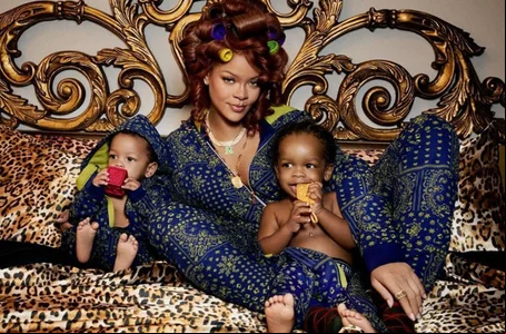 Rihanna e os dois filhos, RZA e Riot Rose