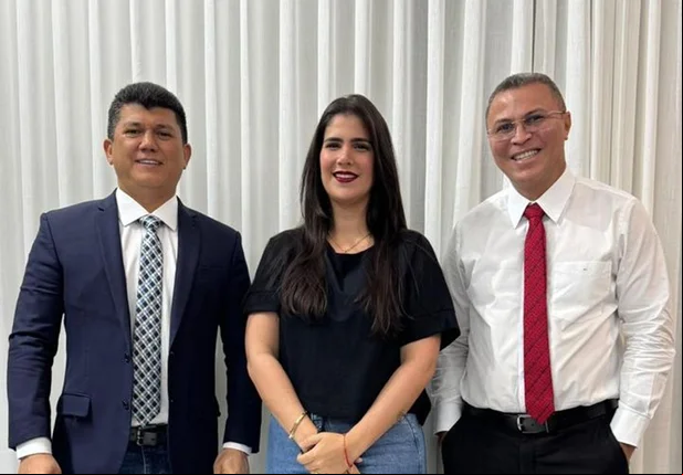 Thanandra Sarapatinhas e deputado Rubens Vieira, além de Gustavo de Carvalho