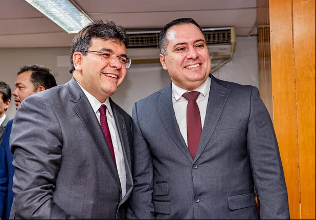 Governador Rafael Fonteles prestigia posse de novo juiz no TRE