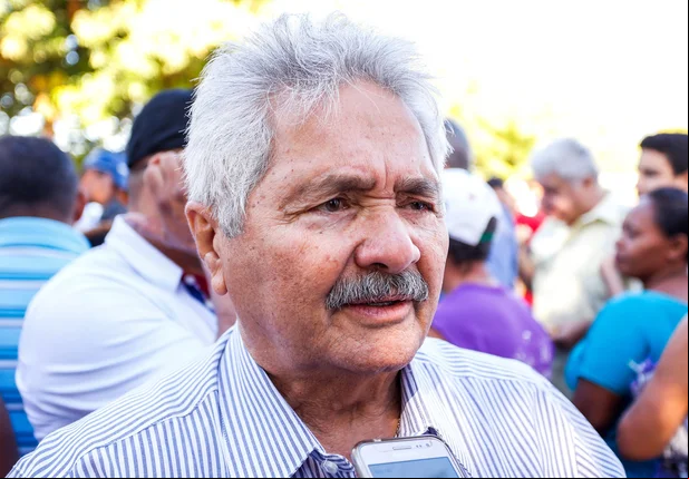 Elmano Férrer