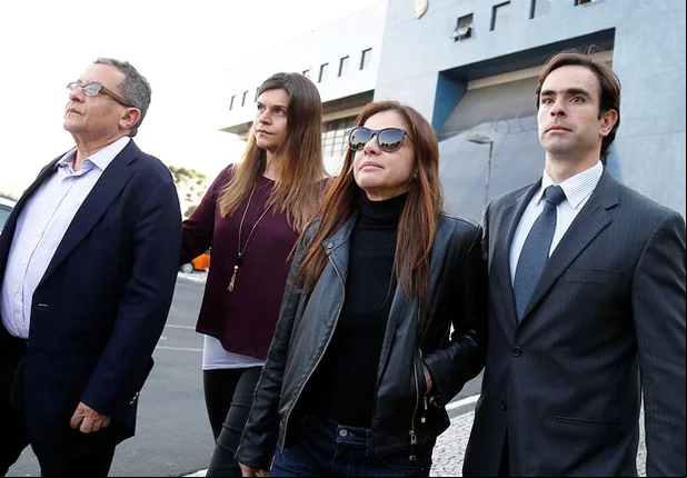 João Santana e Monica Moura deixam carceragem da Polícia Federal em Curitiba, nesta segunda-feira (1º) 