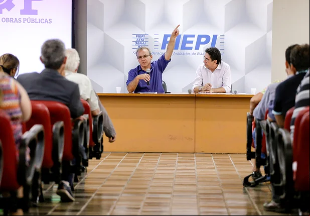 Firmino Filho participa de reunião com empresários na FIEPI