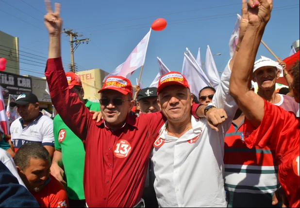 Padre Walmir (PT) e o vice, Edilson Carvalho (PTB)