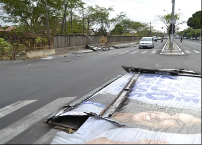 Outdoor foi ao chão no momento do vendaval