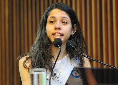Estudante Ana Júlia