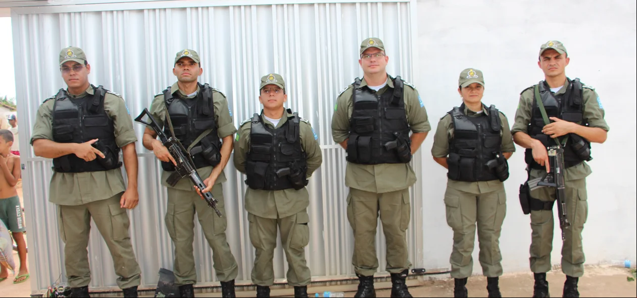 Equipe da Polícia Militar que participou da operação como apoio