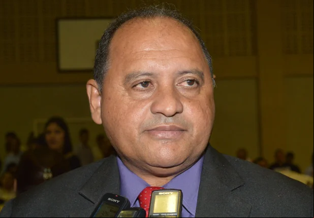Maté retira candidatura e anuncia apoio a Hugo Victor