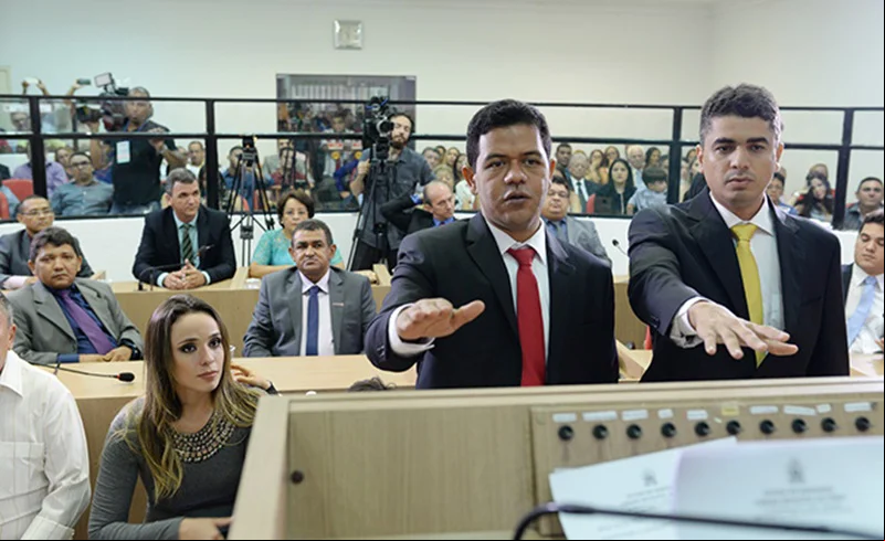 Prefeito foi eleito com 48.704 votos