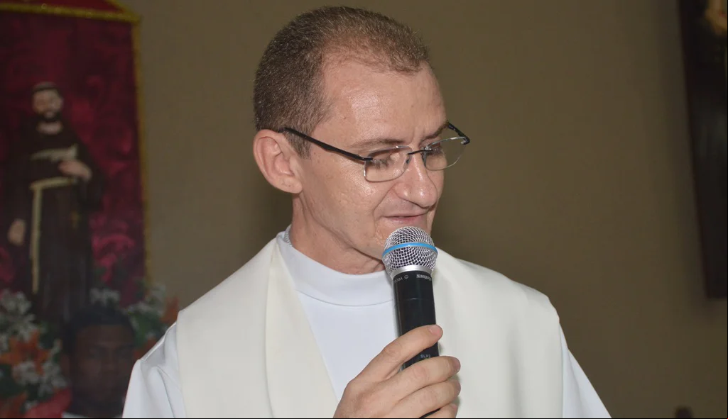 Padre Sebastião, pároco da Paróquia do Junco