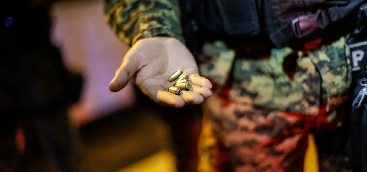 A polícia também encontrou balas para pistola 380