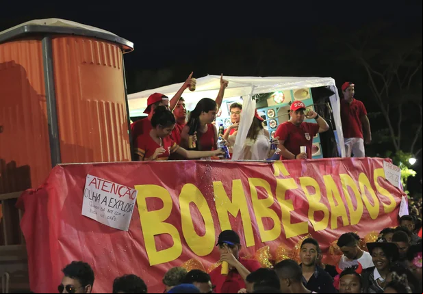 Confira os caminhões que participaram do Corso 2017