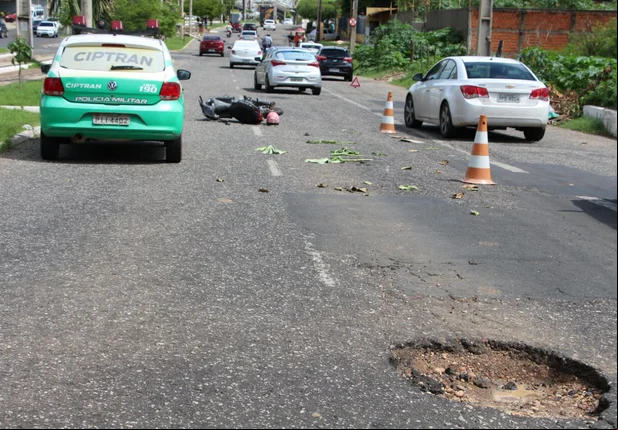 Buraco que provocou o acidente