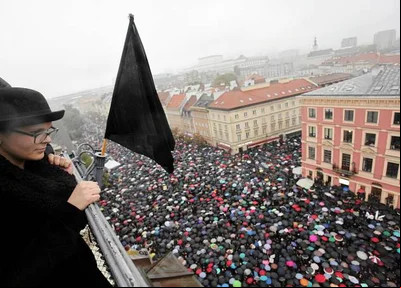 Manifestação na Polônia a favor do aborto