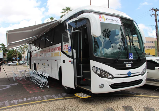 Ônibus entregue ao Hemopi