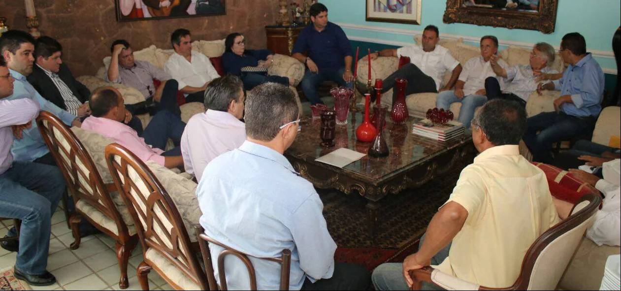Senador Ciro Nogueira se reúne com vereadores de Teresina 