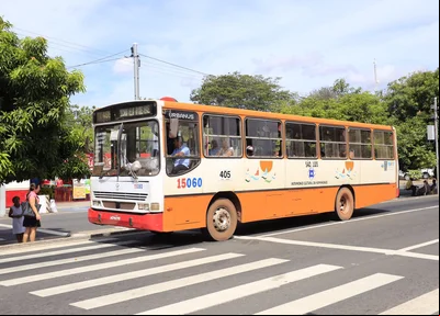 Ônibus rural que faz linha para a zona rural leste de Teresina