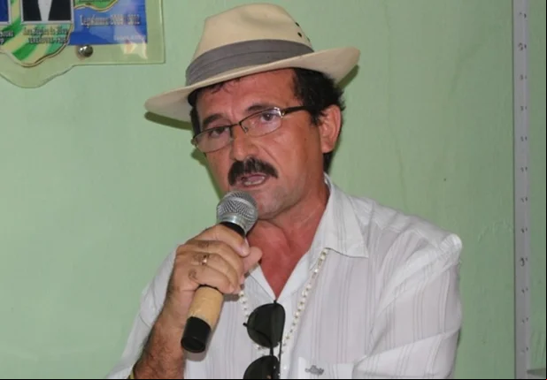 Prefeito Pé Trocado é acusado pela prática de nepotismo