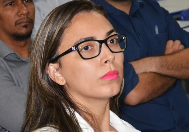Patrícia Leônidas, Controladora do Município