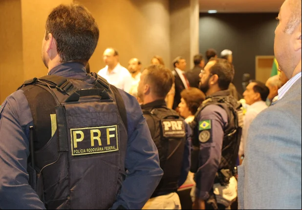 Policiais são homenageados em evento da PRF
