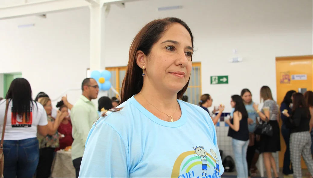 Diretora da escola, Francisca Santos