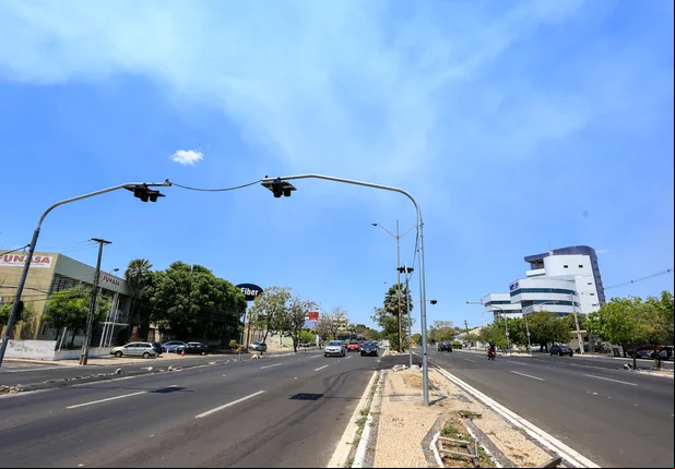 Novo semáforos na avenida João XXIII