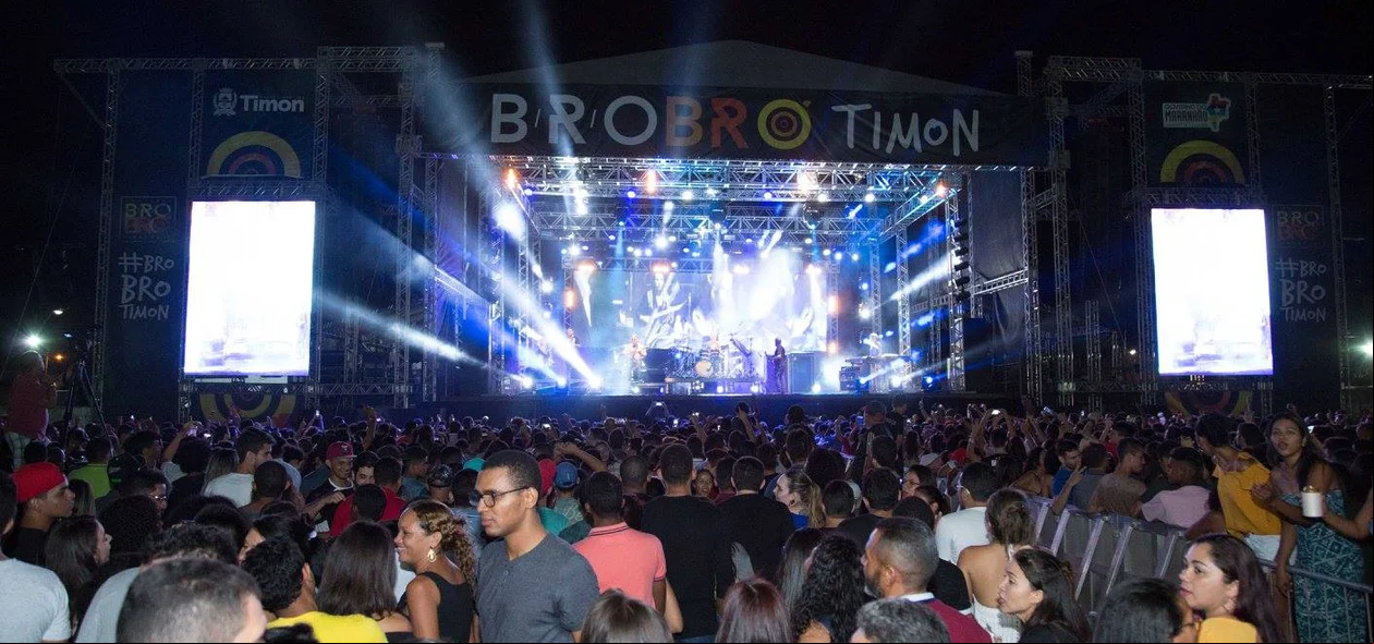 Grande público acompanhou a banda Os Paralamas do Sucesso em Timon