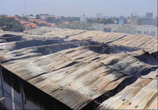 Moradores estão assustados após incêndio em armazém de Teresina