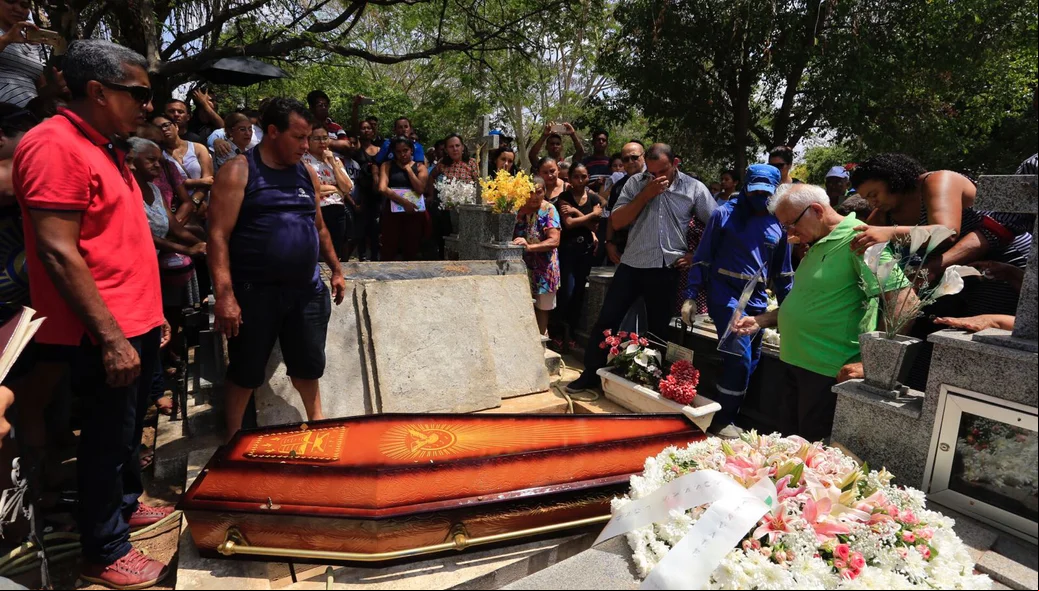 Corpo de Camilla Abreu é sepultado em Teresina